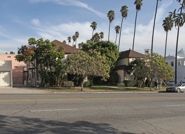 2000-2006 N Vermont Ave in Los Angeles, CA - Building Photo - Building Photo