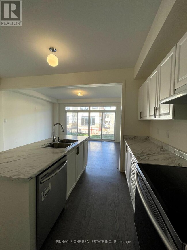 27 Crows Nest Ln in Bowmanville, ON - Building Photo - Building Photo