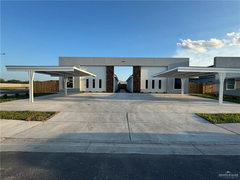 5601 Northwestern Ave-Unit -Apt 3 in McAllen, TX - Building Photo