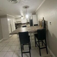 303 S 17th St in Nederland, TX - Building Photo - Building Photo