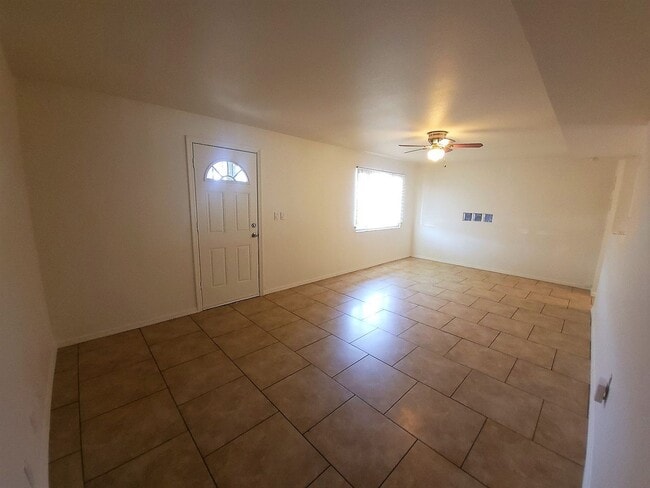 1144 E Mission Ln in Phoenix, AZ - Building Photo - Building Photo