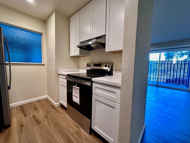 415 Ignacio Blvd in Novato, CA - Building Photo - Building Photo