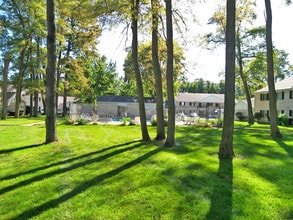 GREENLEAF in Elkhart, IN - Foto de edificio - Building Photo