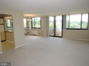 4201 Cherry Hill Rd in Arlington, VA - Building Photo - Building Photo