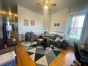 8 Centre St in Boston, MA - Building Photo - Building Photo