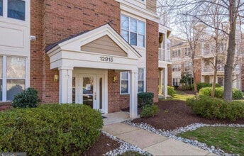 12915 Alton Square in Herndon, VA - Building Photo - Building Photo