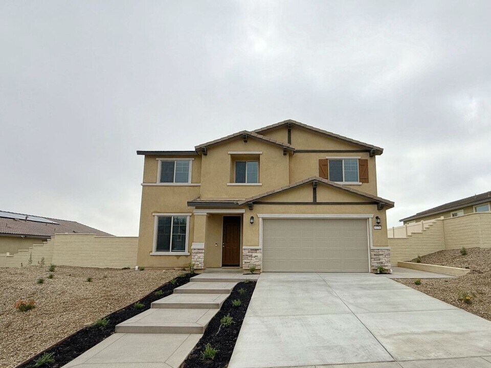 4176 Myrtle St in Lake Elsinore, CA - Building Photo