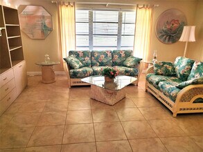 1152 Circle Dr in Delray Beach, FL - Building Photo - Building Photo