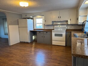 815 Race Track Rd in Centralia, IL - Building Photo - Building Photo