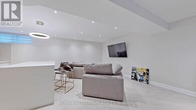 20 Knox Ave in Toronto, ON - Building Photo - Building Photo