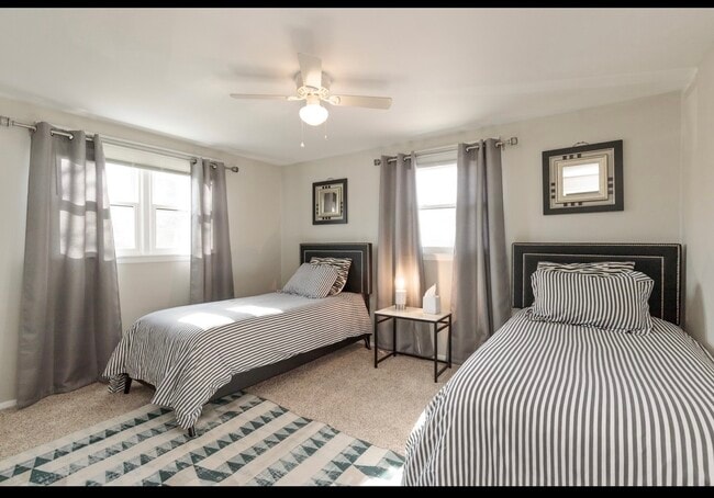 33451 N Sears Blvd in Grayslake, IL - Foto de edificio - Building Photo