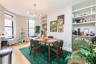 239 W Newton St, Unit 2 in Boston, MA - Building Photo