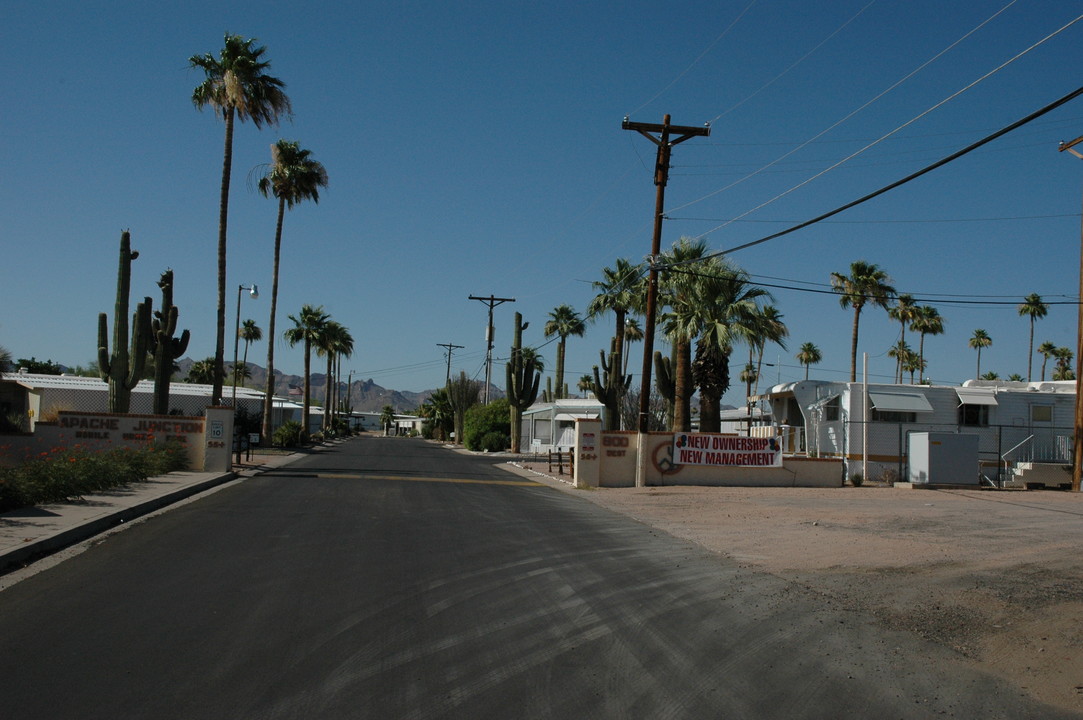 Skyhaven Estates in Apache Junction, AZ - Building Photo