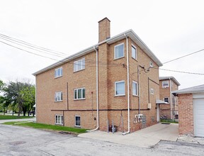 602 S Wisconsin Ave in Addison, IL - Foto de edificio - Building Photo
