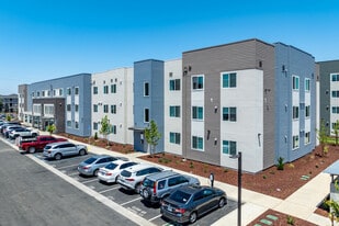 Mosa Apartments in Elk Grove, CA - Building Photo
