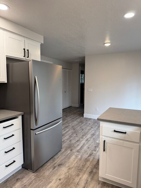 504 SE Douglas St in Bend, OR - Building Photo