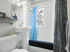 1541 Charles Ave in St. Paul, MN - Building Photo - Building Photo