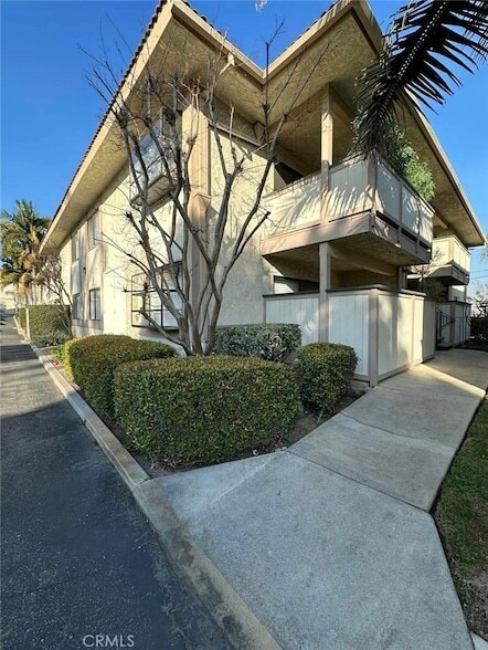 property at 139 S Poplar Ave