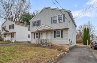 18 Chalmers St, Unit 18 in Manchester, CT - Building Photo