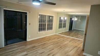 2409 Farmstead Cir in Smyrna, GA - Building Photo - Building Photo