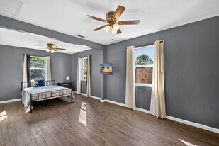2159 Gerard Ct in Port Charlotte, FL - Building Photo