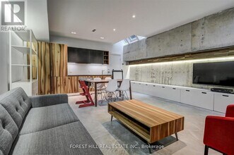 117 Robert St in Toronto, ON - Building Photo - Building Photo