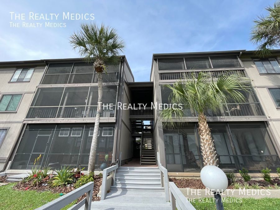 652 Lake Villas Dr, Unit #D in Altamonte Springs, FL - Building Photo