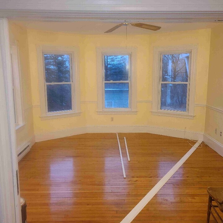 29 Nutting St, Unit 2 in Fitchburg, MA - Foto de edificio