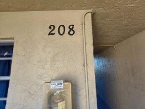 11101 Royal Palm Blvd in Coral Springs, FL - Building Photo - Building Photo