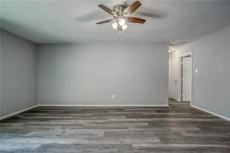 5717 Macrae St in Haltom City, TX - Building Photo - Building Photo