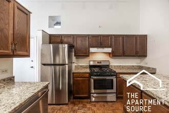 2059 N Clifton Ave in Chicago, IL - Foto de edificio - Building Photo