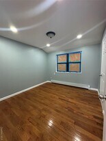 235-18 147th Rd in Queens, NY - Building Photo