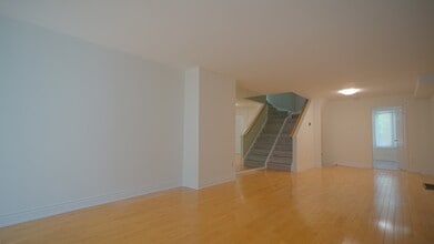 597 Roehampton Ave in Toronto, ON - Building Photo - Building Photo