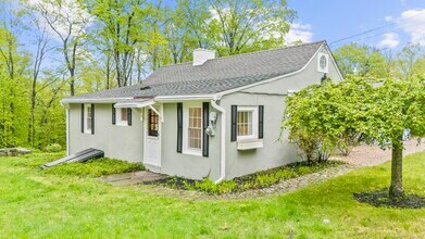 13 South St in Washington, CT - Building Photo - Building Photo