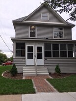 247 Winifred St W in St. Paul, MN - Building Photo