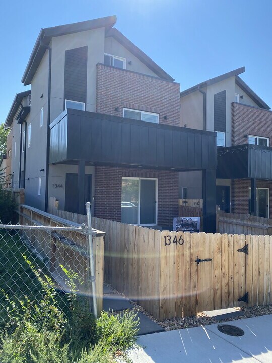 1344 Knox Ct in Denver, CO - Building Photo