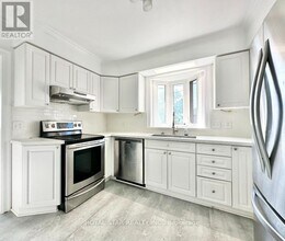 243 Wilson Rd S in Oshawa, ON - Building Photo - Building Photo
