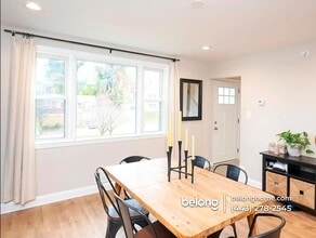 3527 28th Pkwy in Temple Hills, MD - Foto de edificio - Building Photo