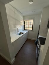 1210 Massachusetts Ave, Unit 1 in Cambridge, MA - Foto de edificio - Building Photo