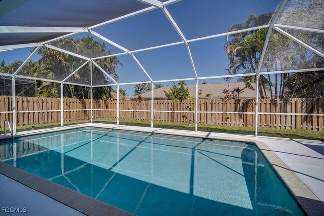 2305 SW 53rd Terrace in Cape Coral, FL - Building Photo - Building Photo