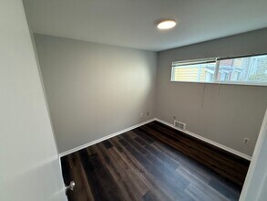 6527 5th Ave NE in Seattle, WA - Building Photo - Building Photo