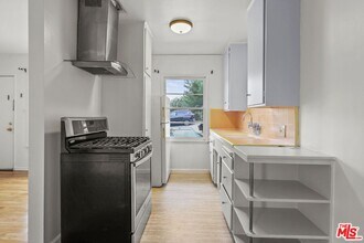 3712 S Centinela Ave, Unit 2 in Los Angeles, CA - Building Photo - Building Photo