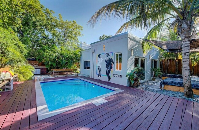 property at 524 NW 35th St