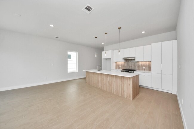 property at 3004A Ventas Dr