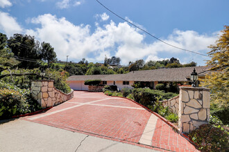 6 Georgeff Rd, Unit 1 in Palos Verdes Peninsula, CA - Building Photo - Building Photo