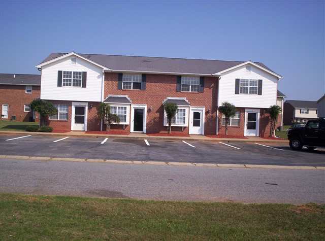 105 Lari Ln in Anderson, SC - Building Photo