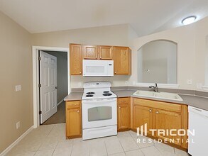 3176 Shafton Ave in Deltona, FL - Building Photo - Building Photo