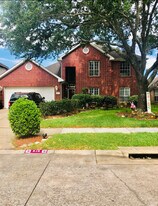 819 N Wellsford Dr in Pearland, TX - Building Photo