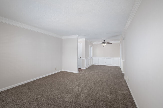 Regency Park Apartments in Clarksville, TN - Building Photo - Interior Photo