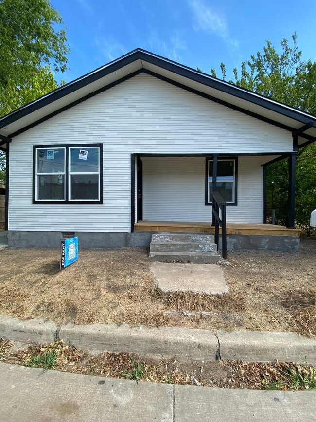 property at 609 Palmer St NW